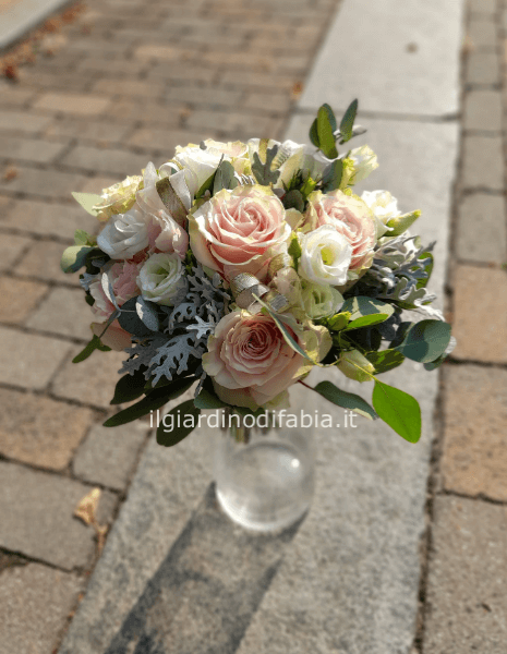 bouquet sui toni delicati per nozze d´oro