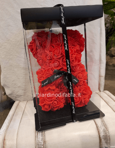 orsetto di rose in polyfoam  rosso con cuore bianco